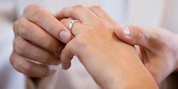 Pērn notariāli šķirtas 50 laulības