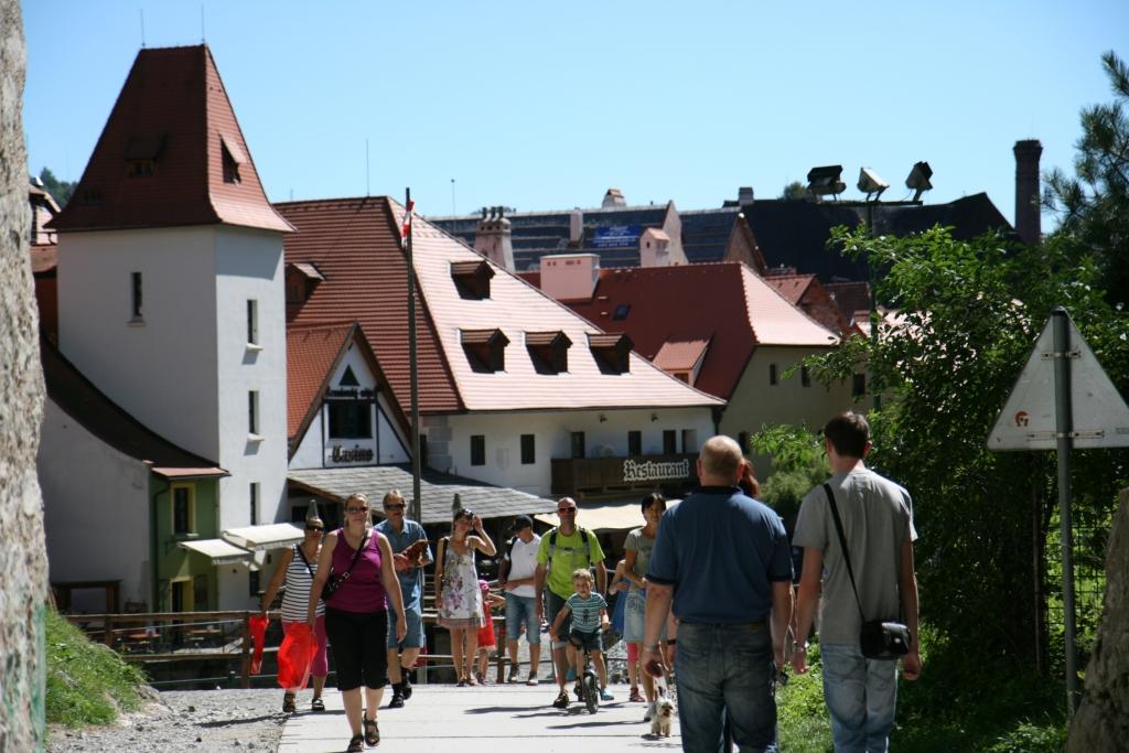 Ceļojums: Dabas takas, pilis, alas un alus