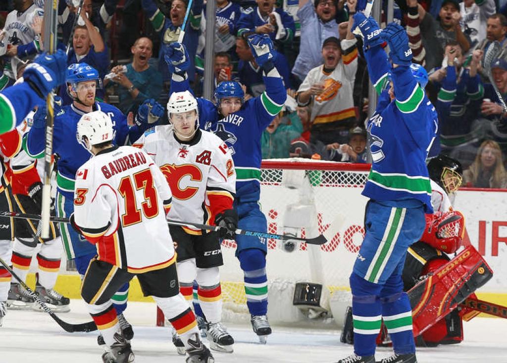 VIDEO, FOTO: Ķēniņam skaisti vārti, Canucks uzvara Stenlija kausa mačā
