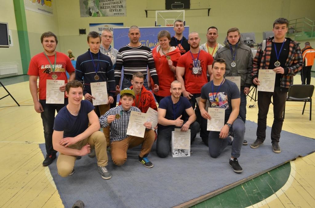 Spēka trīscīņa: Vidzemes čempionātā komandu konkurencē - 2.vieta