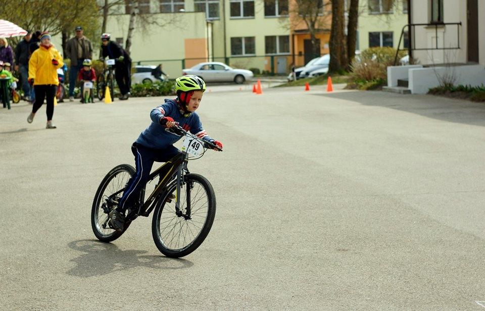 Velosports: lizumnieši veiksmīgi startē Baložu velokrosa 2.posmā