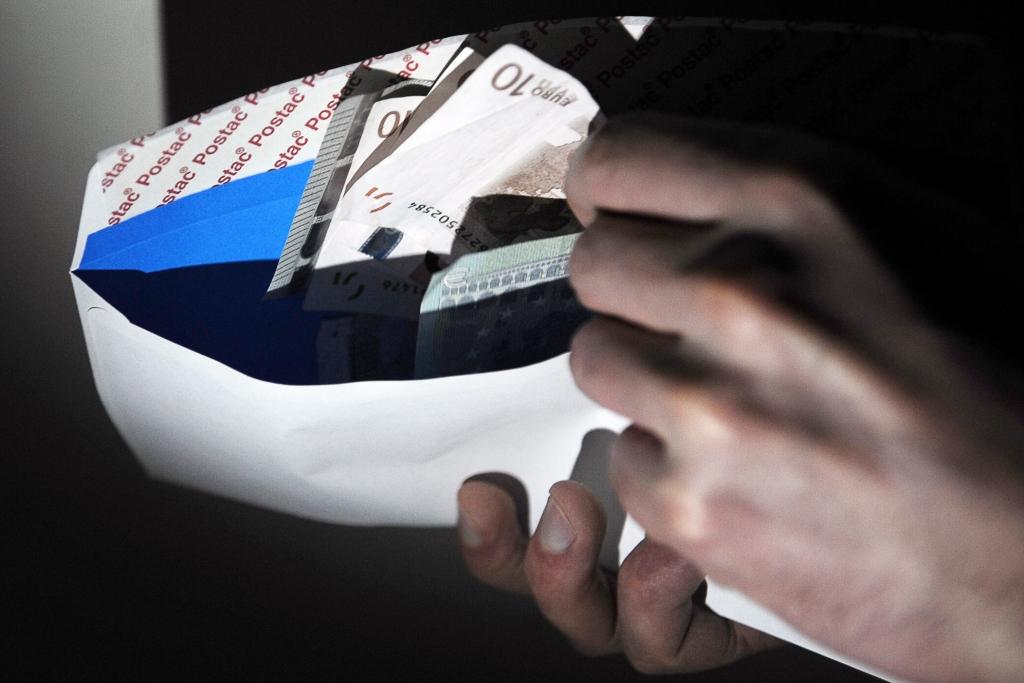 Pērn Latvijā atklātas 968 viltotas banknotes un 351 viltota monēta