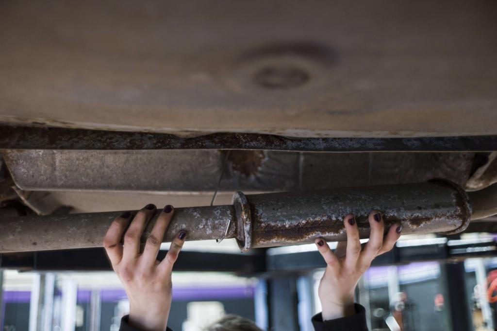 Asociācija: Puse auto remontu nozares uzņēmumu nodarbina neprofesionāļus