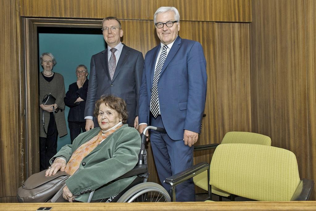 Opera Valentīna politiskā kontekstā
