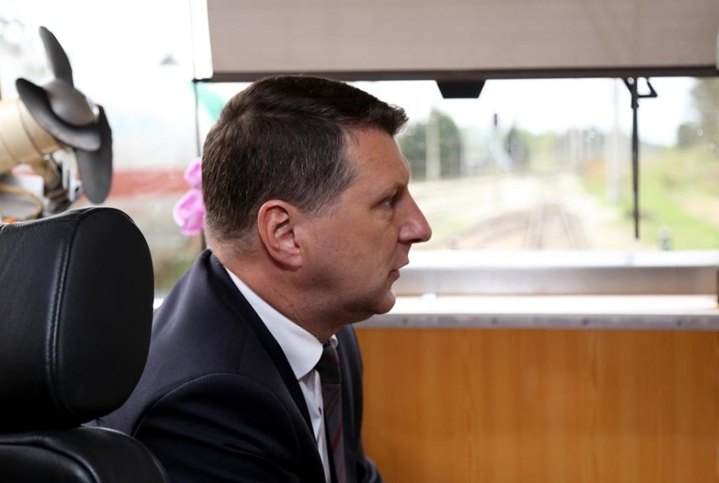 Aizvien neskaidrība par atbalstu prezidenta amata kandidātiem; joprojām cer ievēlēt Vējoni