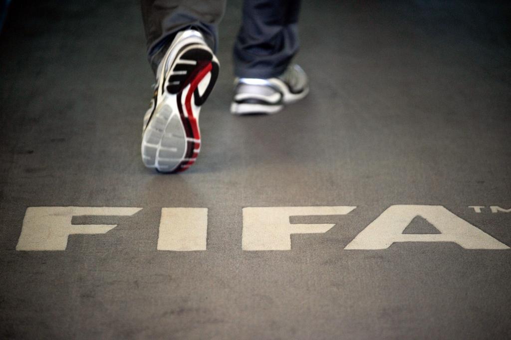 papildināts (15:45) - FIFA prezidenta vēlēšanu priekšvakarā par korupciju aizturētas vairākas organizācijas amatpersonas