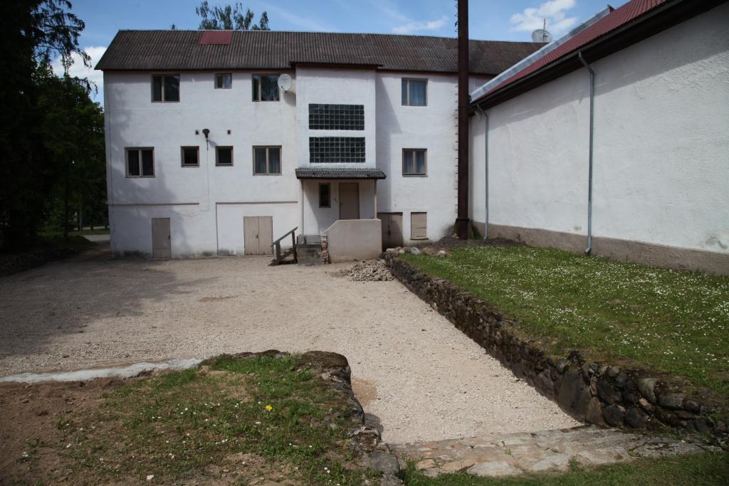 Sakārto iekšpagalmu