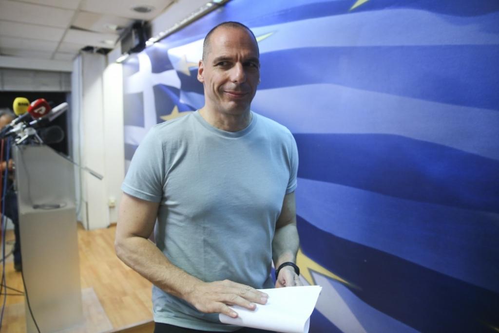 Grieķijas finanšu ministrs atkāpjas no amata