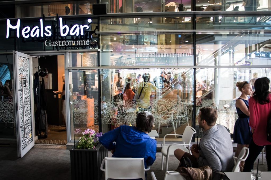 Rīgā atvērts uzturbārs Meals bar