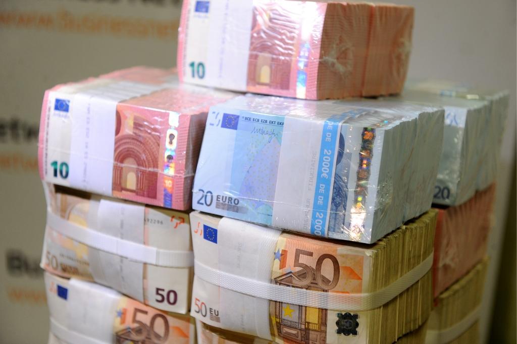 Kopš Latvijas pievienošanās eirozonai naudas viltotāji iepludinājuši gandrīz 80 000 eiro