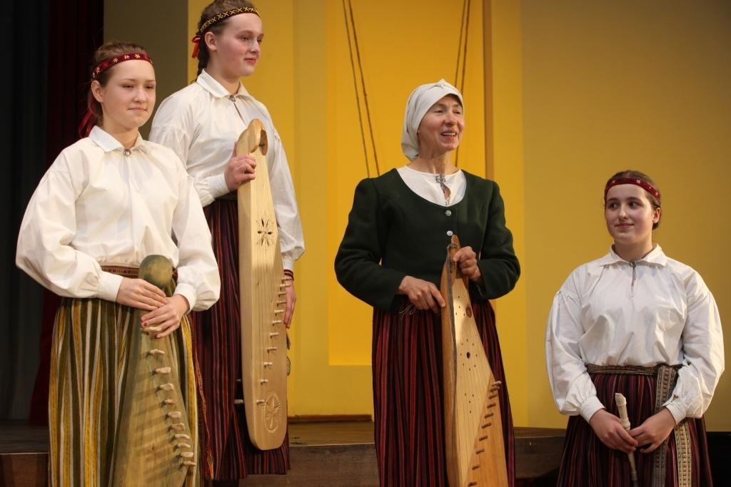 Piedalīsies folkloras festivālā