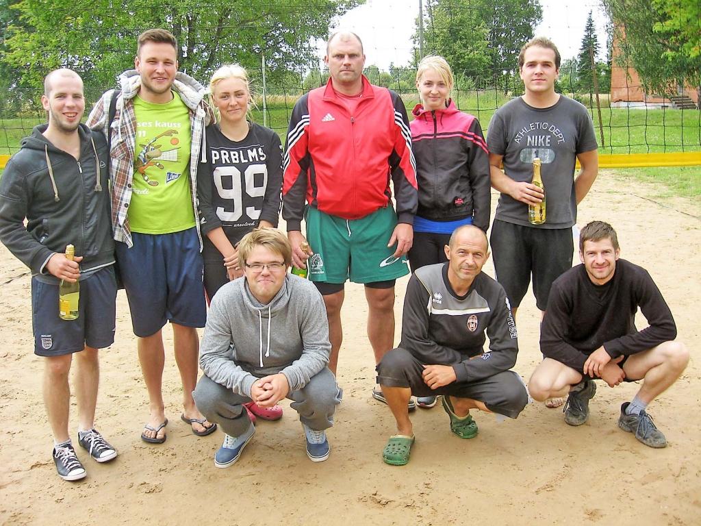 Beidzies Jaungulbenes pagasta smilšu volejbola turnīrs
