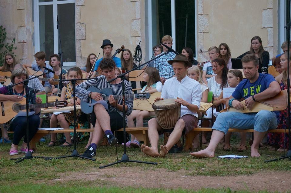"Druvienas cilts": Māras daudzināšana