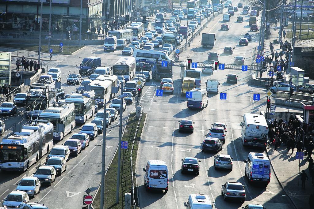 Latvijas vecais autoparks nav videi draudzīgs