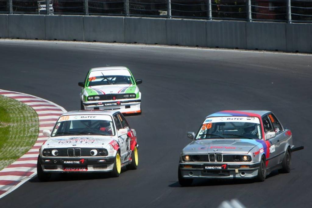 Foto: Biķernieku sporta trasē noticis autošosejas festivāls Riga Summer Race