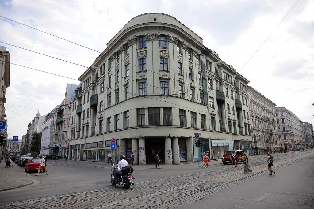 Nesen dibināta biedrība grib pretendēt uz bijušo Nacionālās bibliotēkas ēku