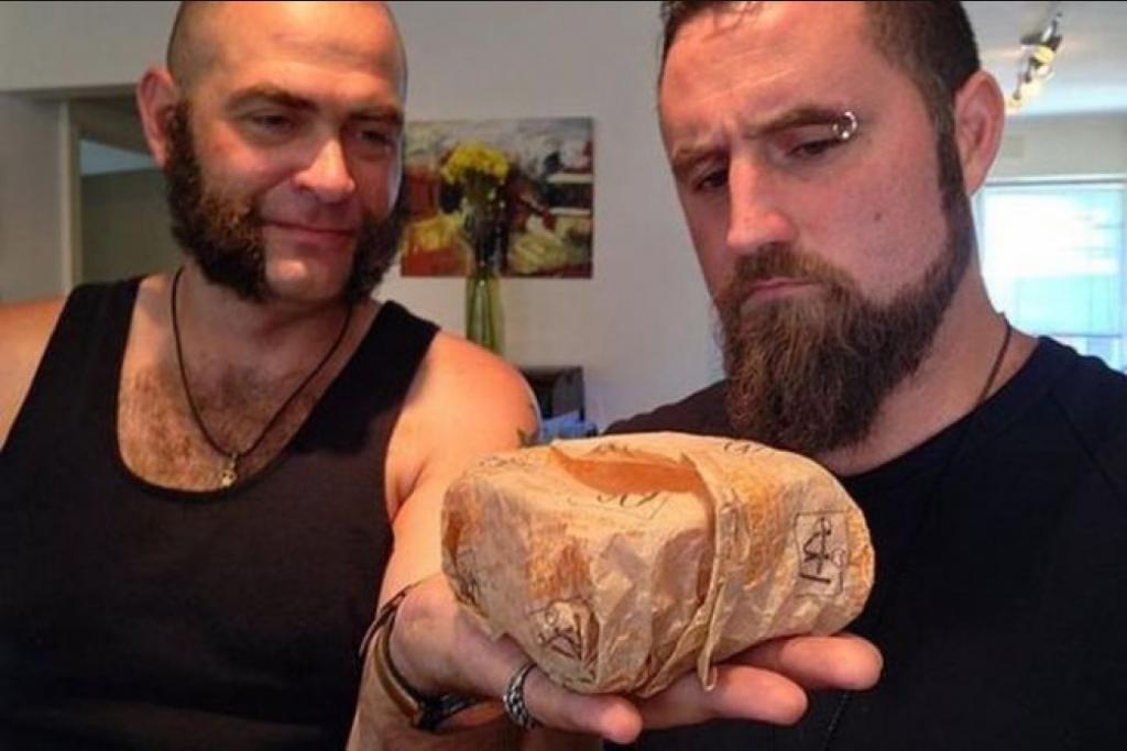 FOTO: Kā izskatās pirms 20 gadiem pirkts čīzburgers