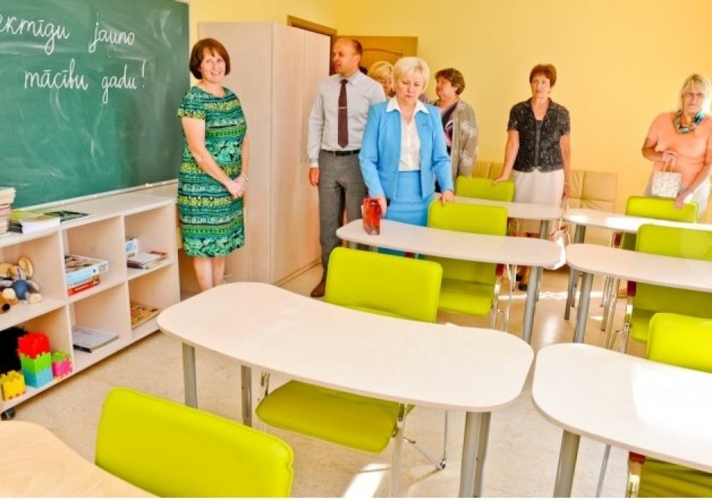 FOTO: Jelgavas 1.internātpamatskolas renovācijā ieguldīti 900 000 eiro