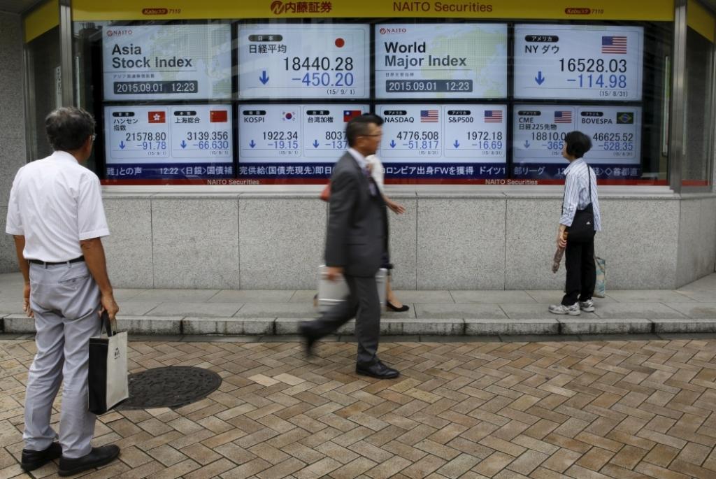 Investori strauji atbrīvojas no akcijām