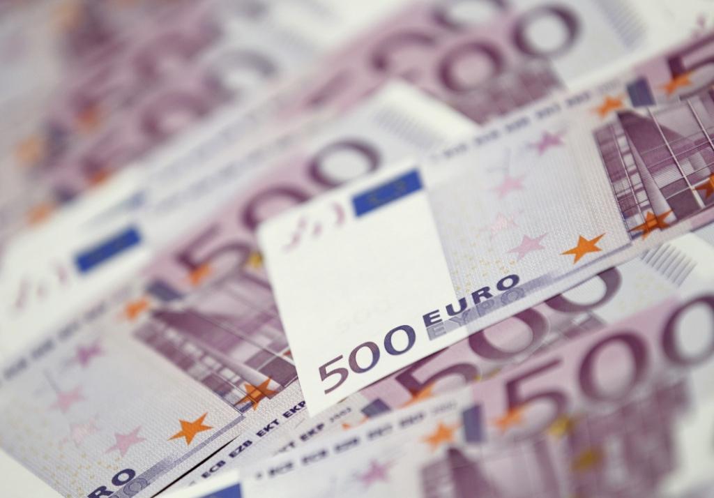 Eksperts: ECB sapulce izrāva tepiķi no eiro kājapakšas