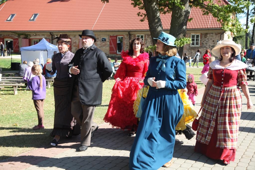 Rankas muiža sāk atdzimt