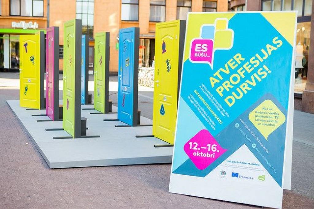 Accenture, RBSSKALS un citi mudina jauniešus rūpīgi apsvērt profesijas izvēli