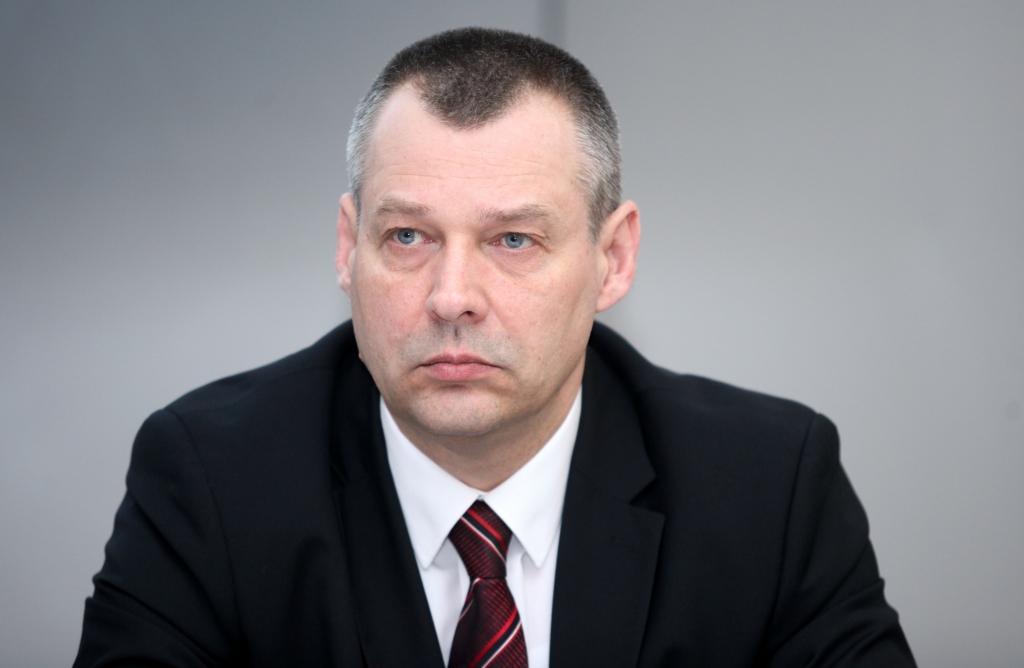 Uz dienesta izmeklēšanas laiku no amata atstādināts Muitas pārvaldes priekšnieks Kravalis