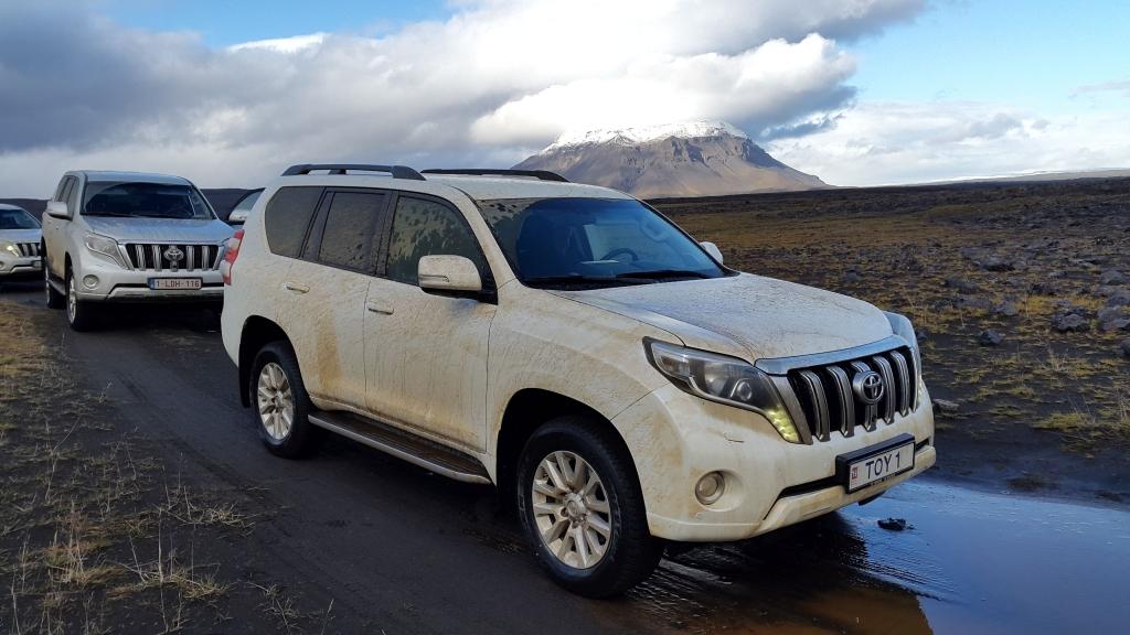 Toyota Landcruiser: Dubļos līdz ausīm un ar smaidu sejā
