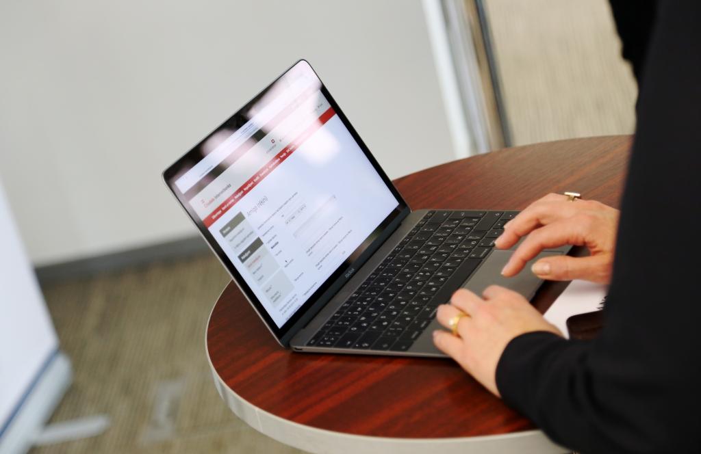 Citadele: Iedzīvotāji ārvalstu interneta veikalos tērē teju trīs reizes vairāk nekā vietējos