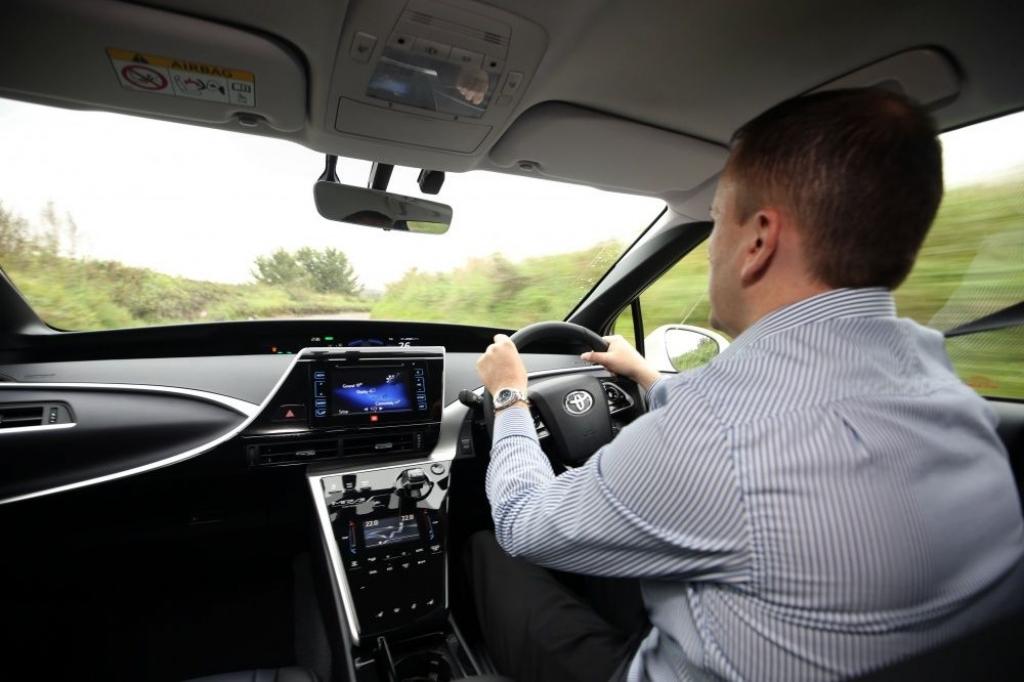 Foto: ar ūdeņradi darbinātā Toyota Mirai