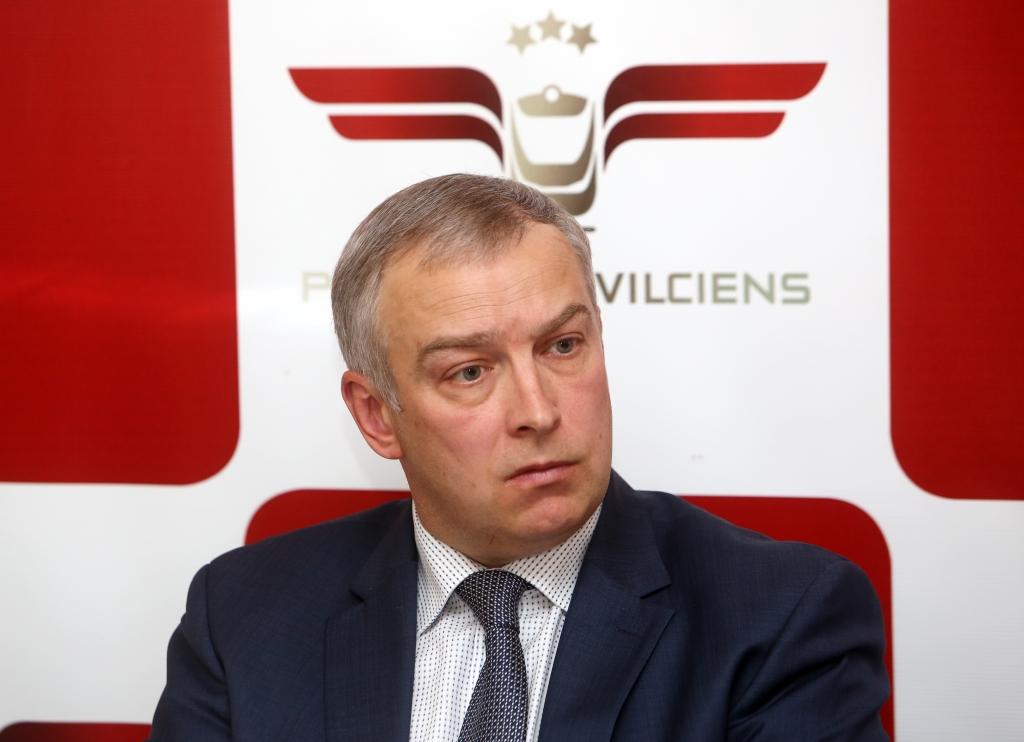 PV: Lietotu elektrovilcienu piedāvājumi netiks izskatīti; konkurence neļaus ražotājiem uzpūst cenas