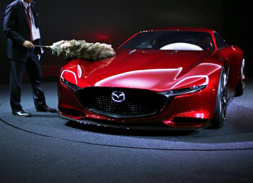 FOTO: Startam gatavojas Tokijas auto šovs