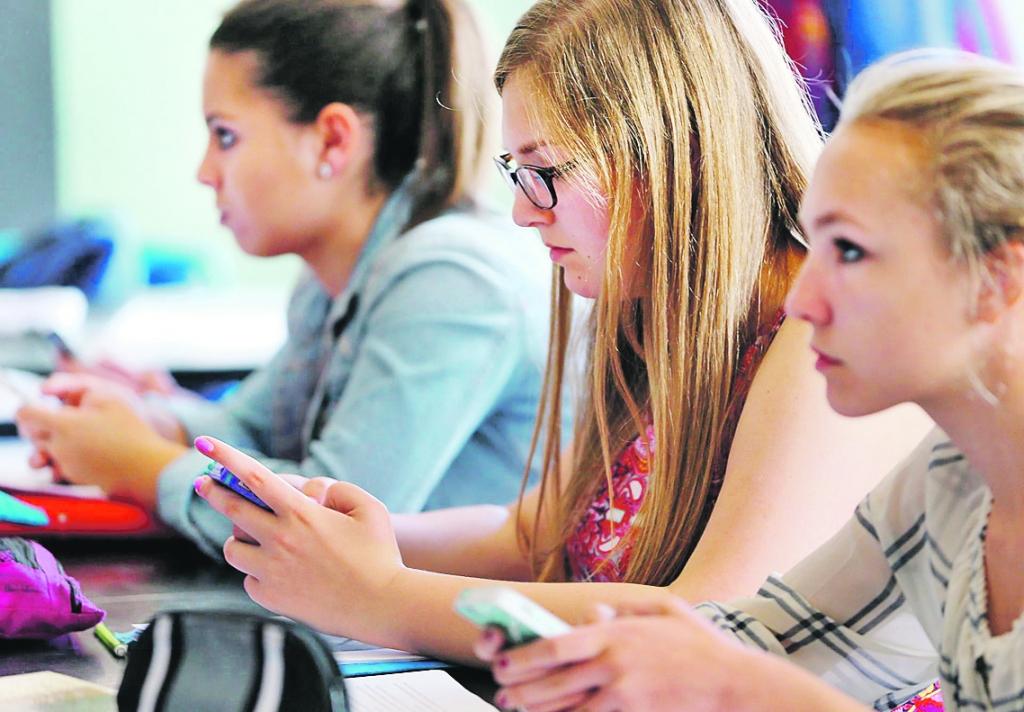 Mobilais telefons skolā – draugs vai ienaidnieks?