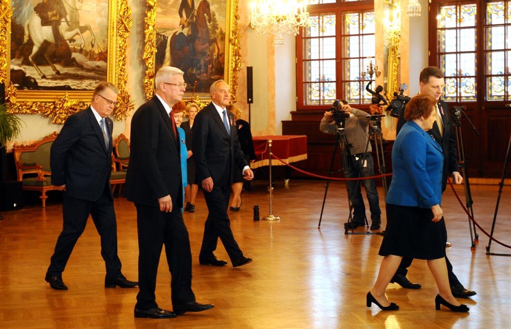 FOTO: Vējonis ar eksprezidentiem pārrunā Latvijas simtgades svinības