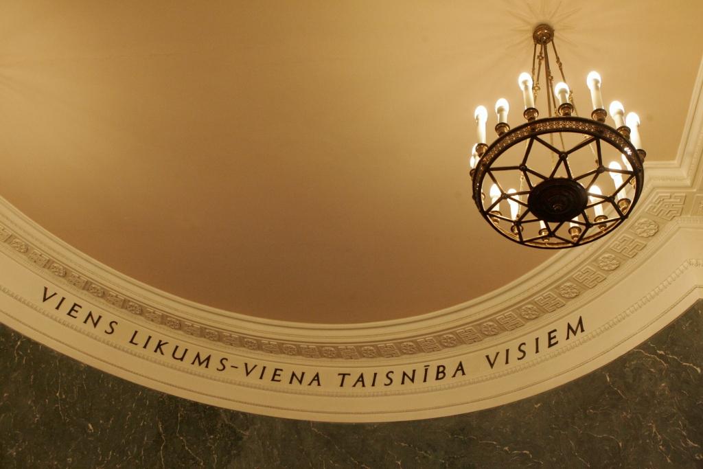 Dienas tēma: Ministrijas strauji «pieņemas svarā»