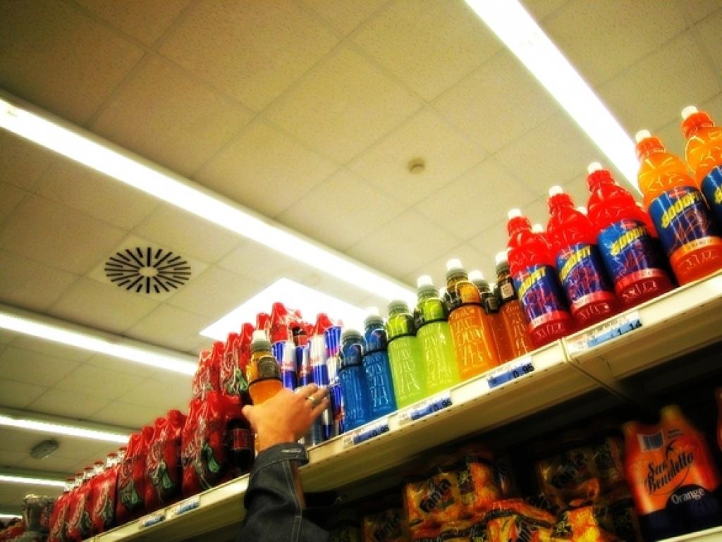 Energijas dzērienu likumprojekts  varētu radīt papildu slogu un izdevumus mazajiem tirgotājiem