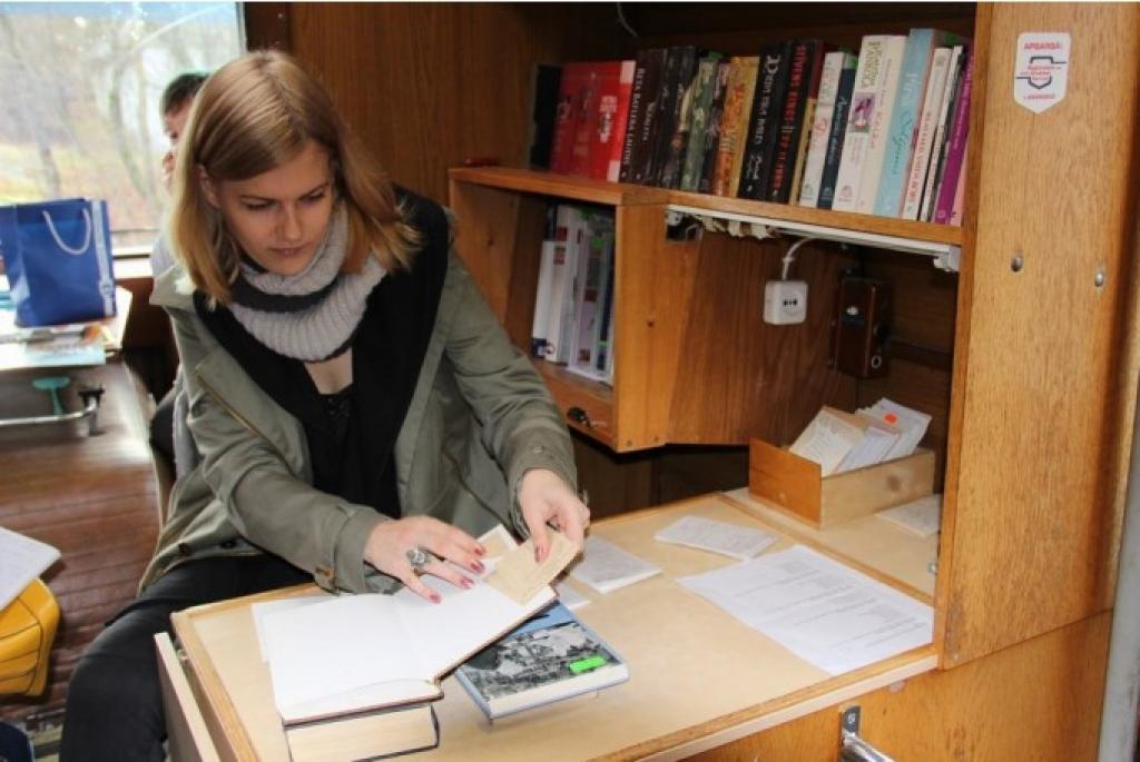 Divdesmit gadus bibliobuss ceļā pie lasītājiem