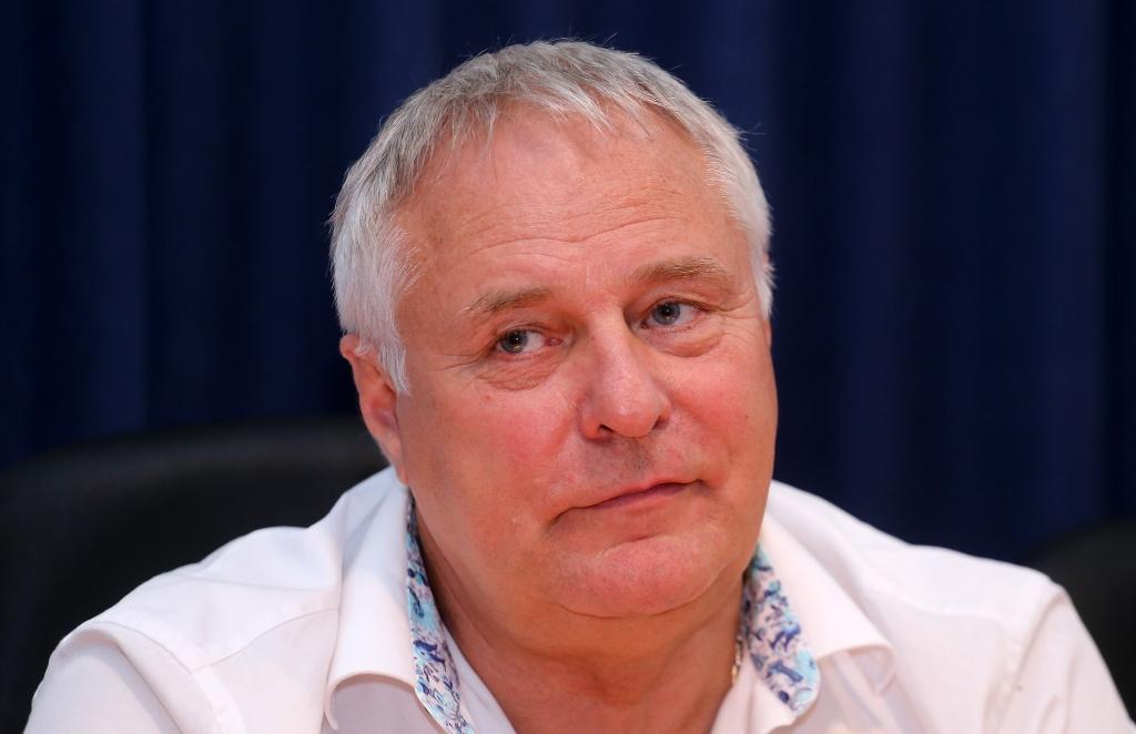 Papildināta - Neskatoties uz kriminālvajāšanu, Loginovs un Pečaks amatus saglabā