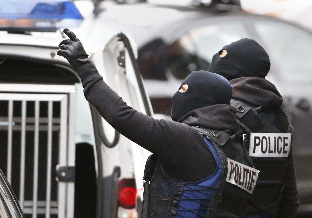 Pēc Parīzes teroraktiem arestēti 23 cilvēki; identificēti vēl divi teroristi