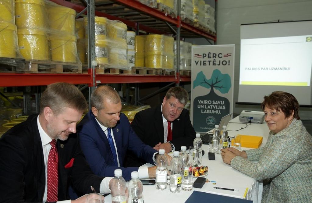 Straujuma uzņēmējiem sola nevirzīt kritizētās mikrouzņēmumu nodokļa izmaiņas