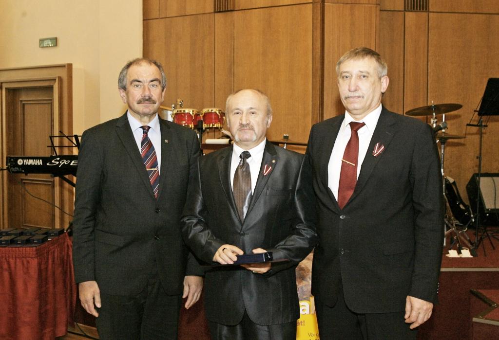 Uztur apsūdzību vissarežģītākajās lietās