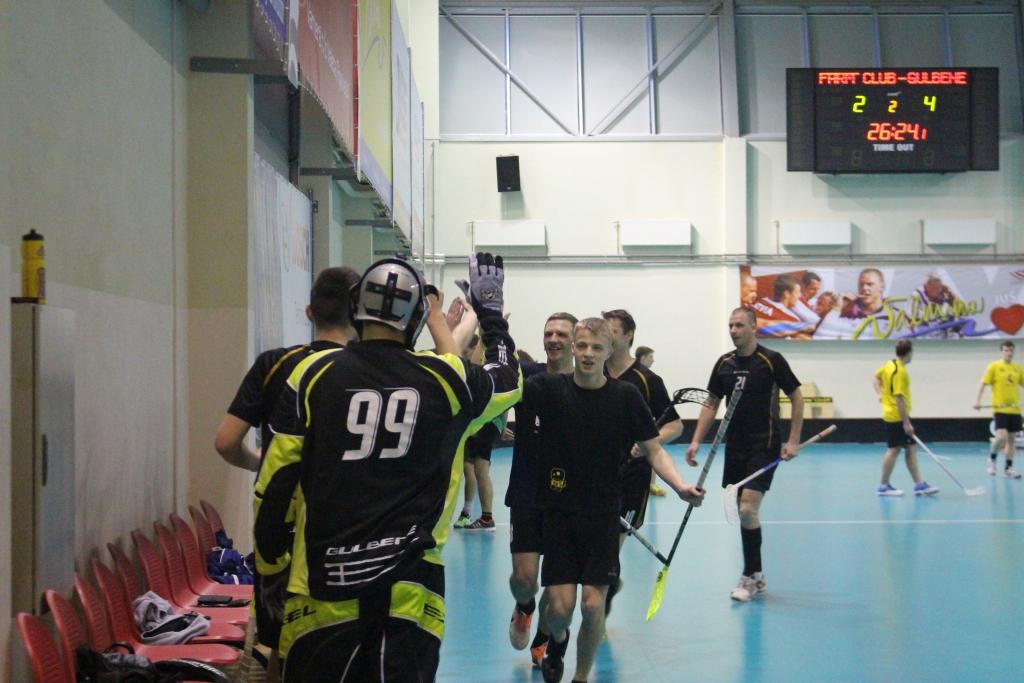 Startē florbola čempionātā