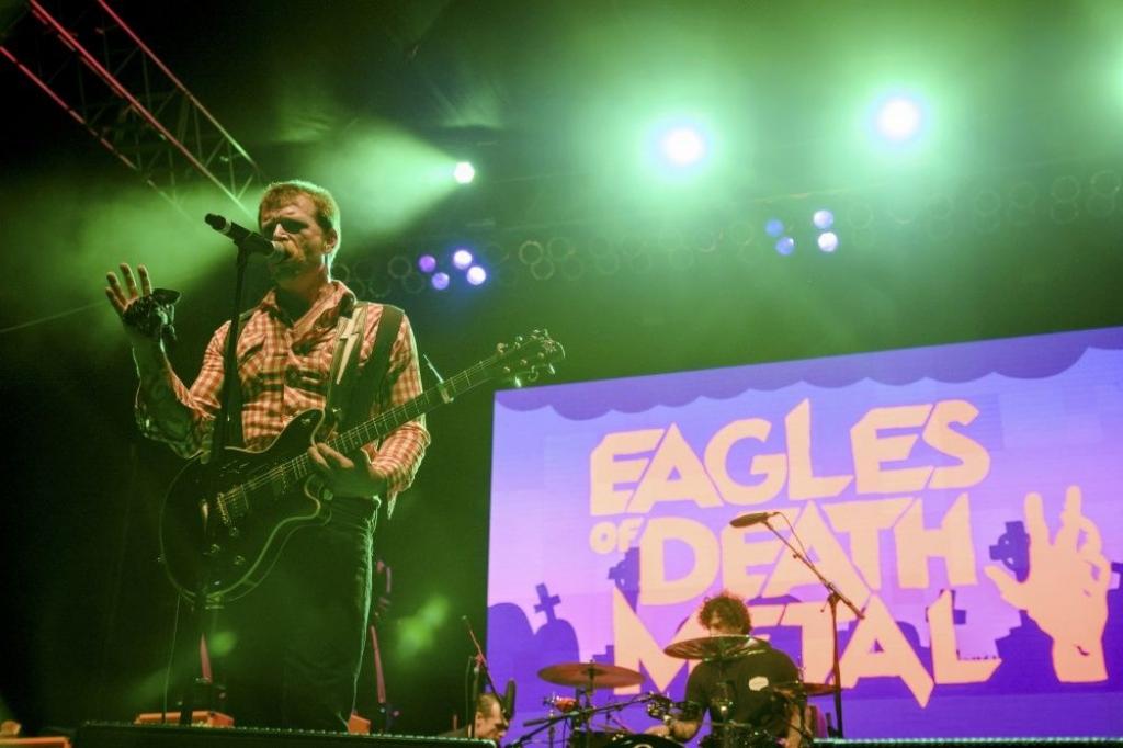 Eagles of Death Metal vēlas atgriezties Parīzes klubā Bataclan