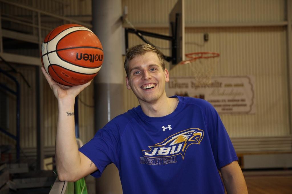 Ar Amerikas basketbola pieredzi