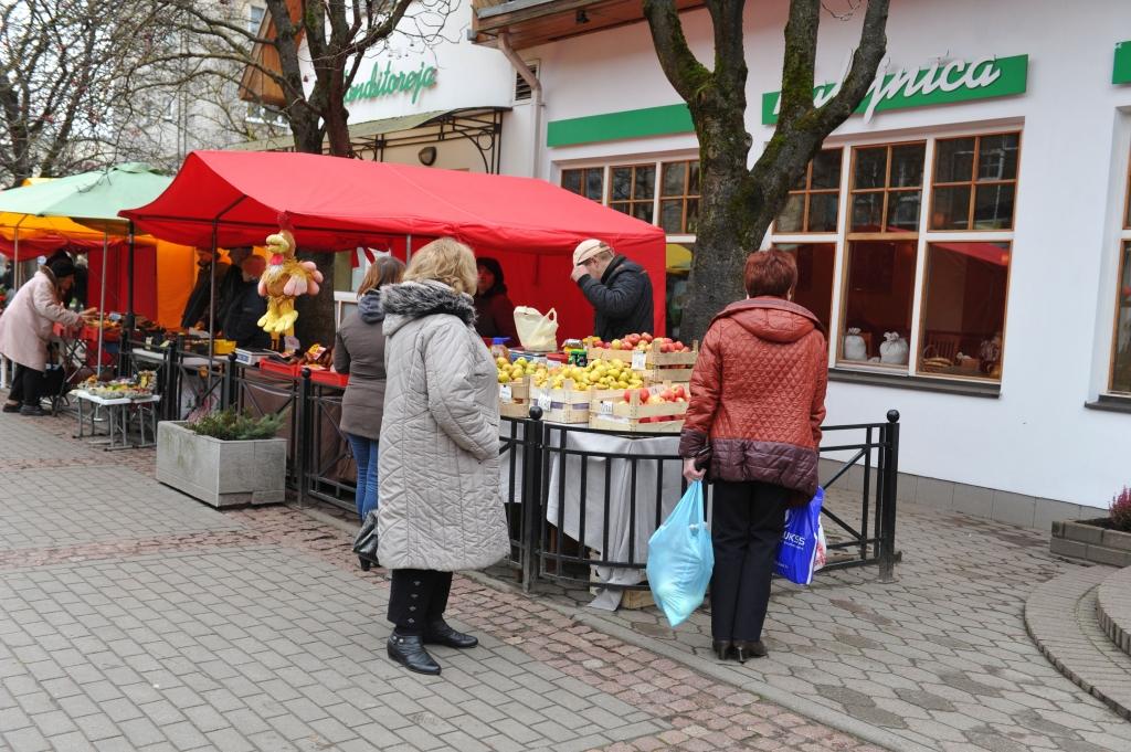 Biznesa vieta: Rosīgā Driksas iela ar Jelgavas gājēju promenādi