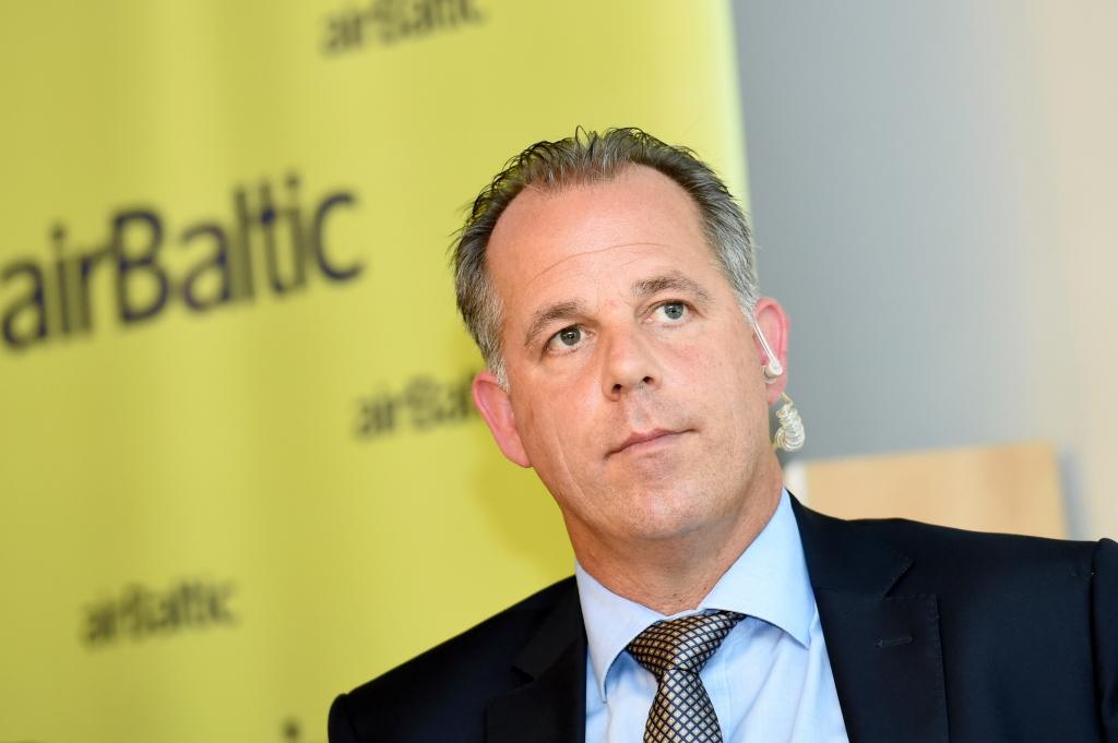 airBaltic akcionāru līgumā iekļauts jauns punkts par aizliegumu pirkt militārā kompleksā ražotas lidmašīnas