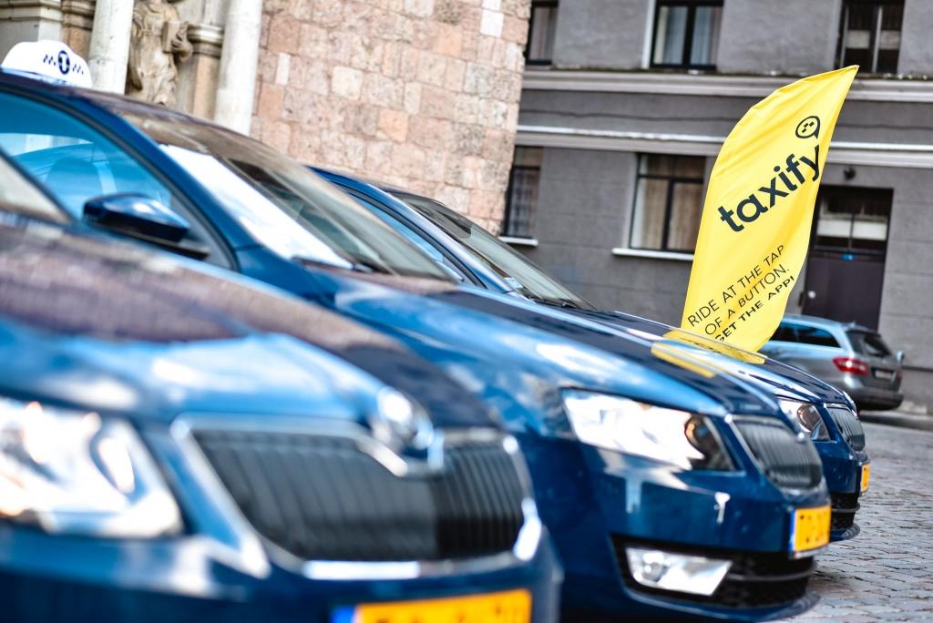 Rīgas ielās parādīsies taksometri ar Taxify zīmolu