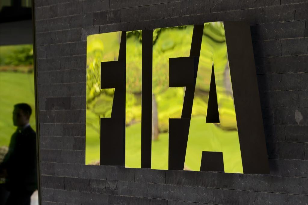 ASV varasiestādes veic kārtējos FIFA amatpersonu arestus un arestē divus viceprezidentus