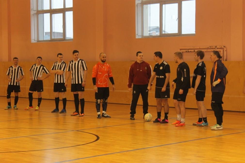 Telpu futbols: startē novada čempionāts