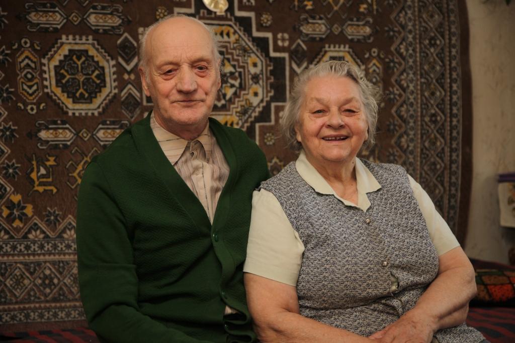 Todien lielām pārslām sniga sniegs